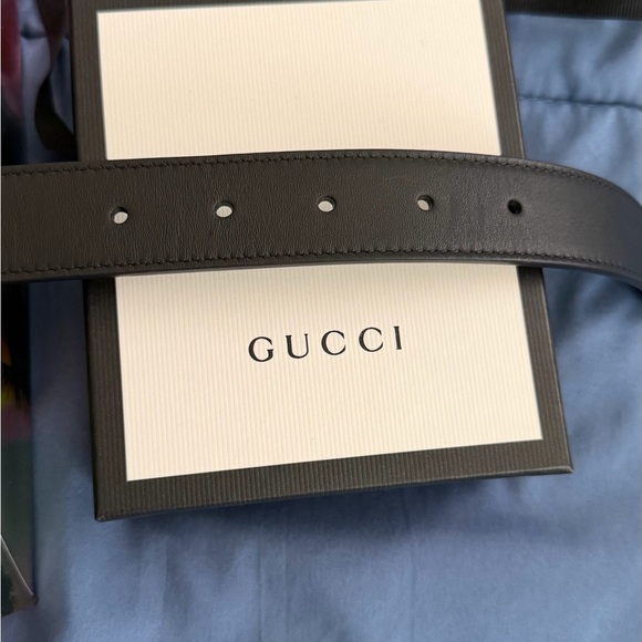 Gucci Black Leather Belt with Gold GG Buckle - Picture 5 of 6